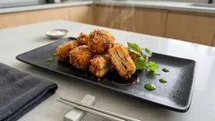 揚げ油少なめでサクッ!にんにく醤油がしみた「ひとくちお麩カツ」揚げ焼きレシピ