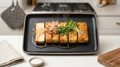 5分水切りでカリふわに。醤油みりんだれの豆腐ステーキ